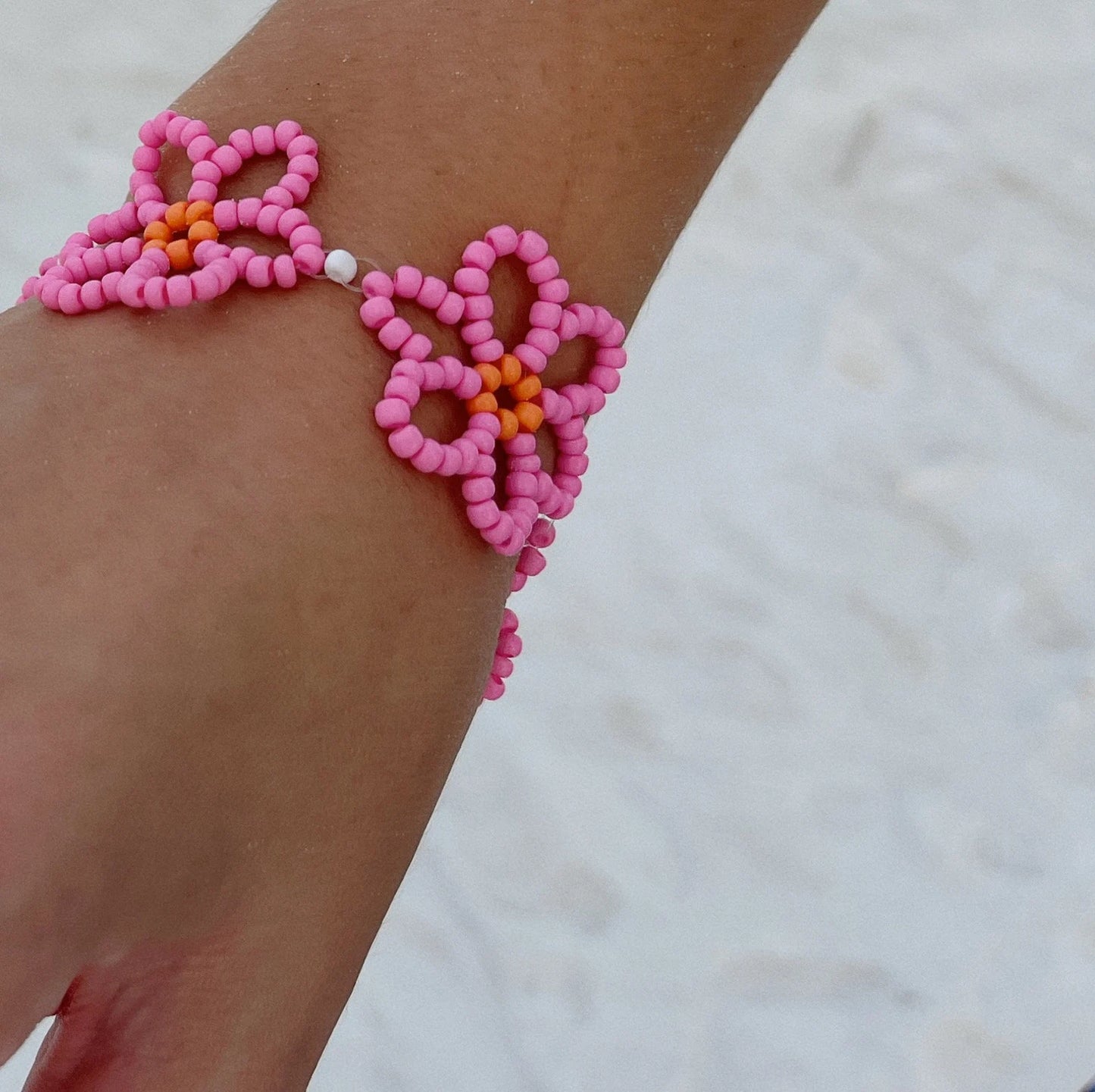 Dainty Beaded Daisy Bracelet